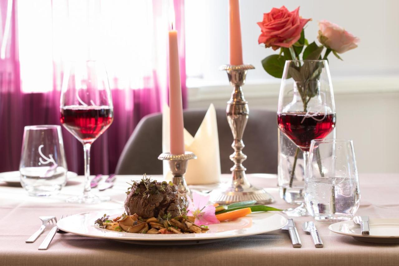 Weinhotel Restaurant Klostermuehle Ockfen Extérieur photo